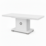 Extending wood dining table – Italian design with smooth extension mechanism